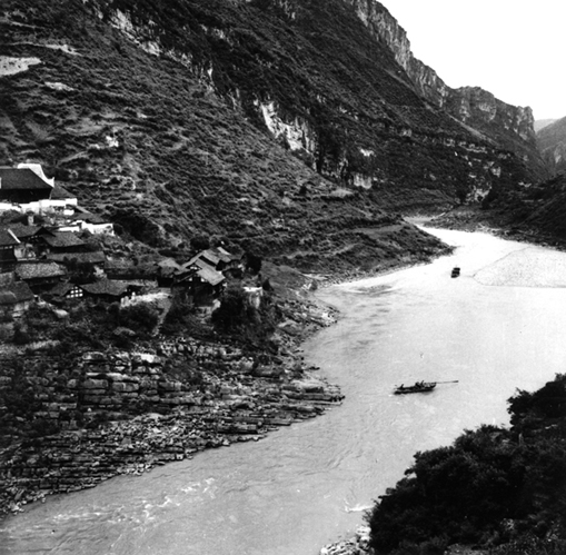 当年中央红军第四次渡过遵义赤水河的渡口：二郎滩。贵州.jpg