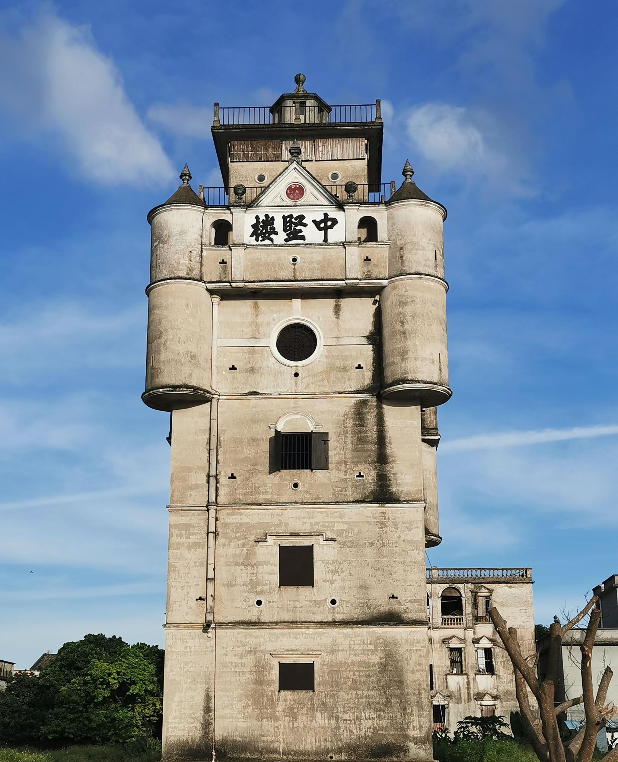 5e5b-hyvnhqq2111930.jpg