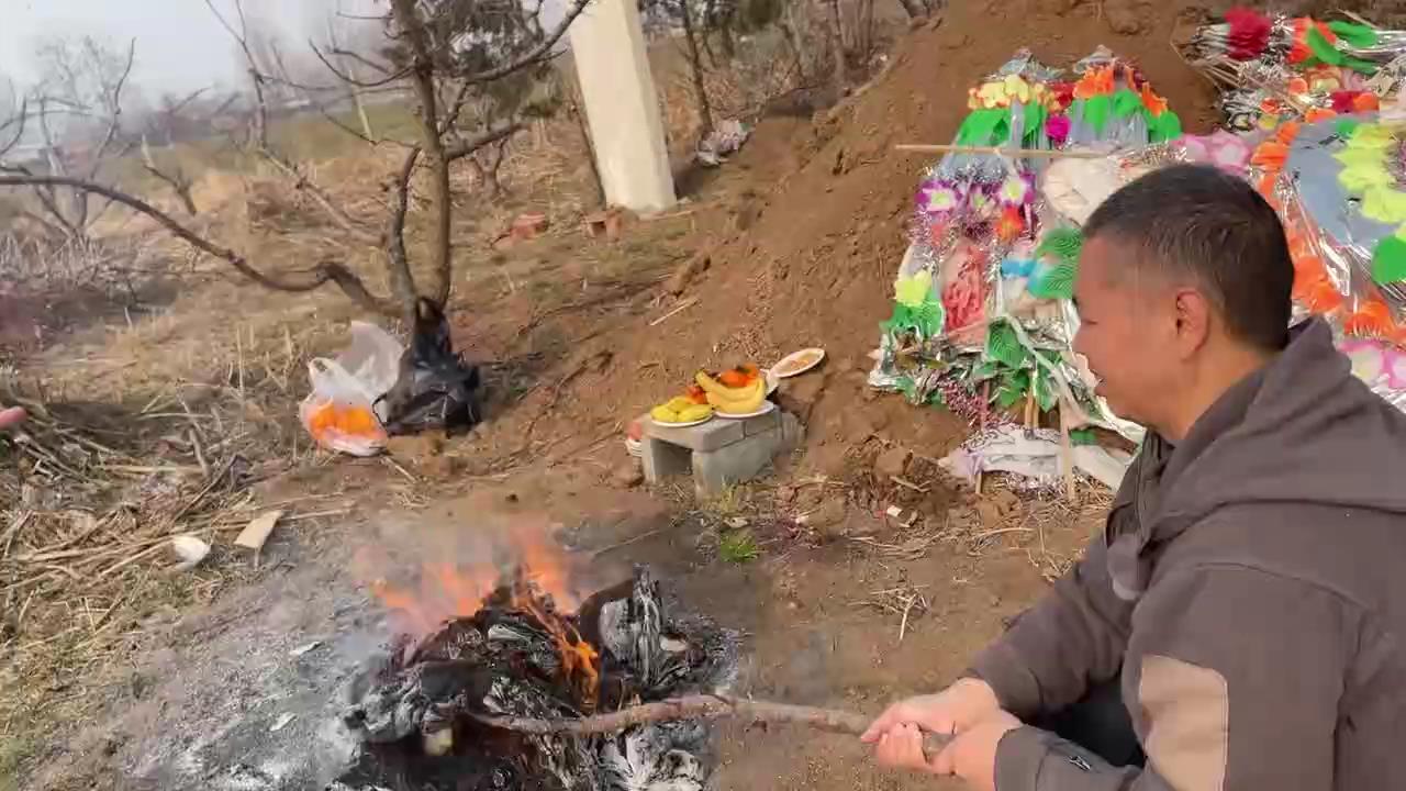 王北斗第十一次依刘怡《千年一回眸》编唱《3.12正月二十四今母往生百日之际吾陪弟驱车与姐夫及姑母一起乡坟 ...